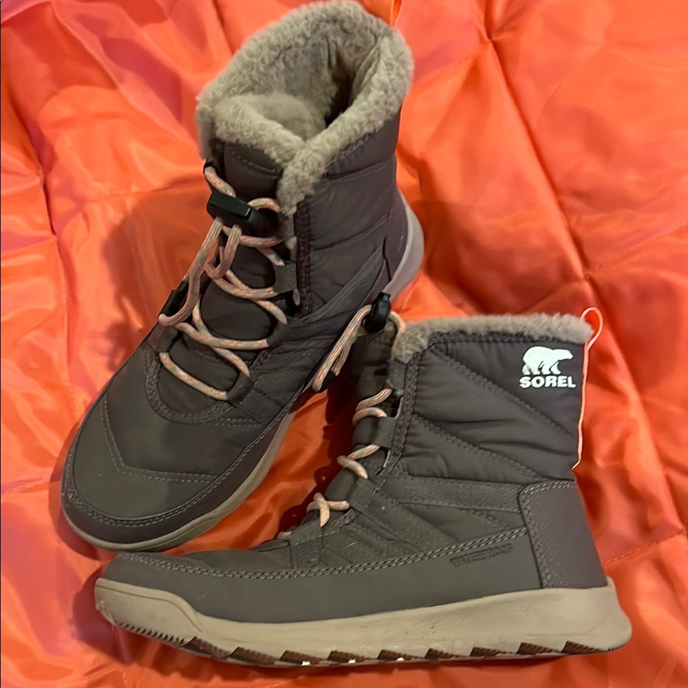 Sorel Kids Boots in Gray and Tan